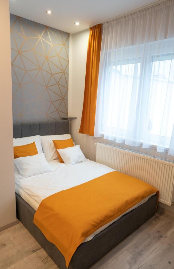 Var Apartman Eger Buitenkant foto